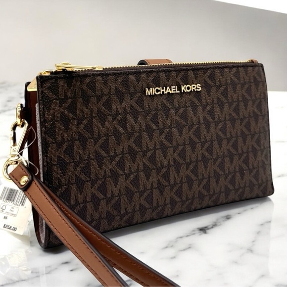 Michael Kors Large Jet Set Travel Double Zip Wallet Brown Signature - Picture 1 of 8